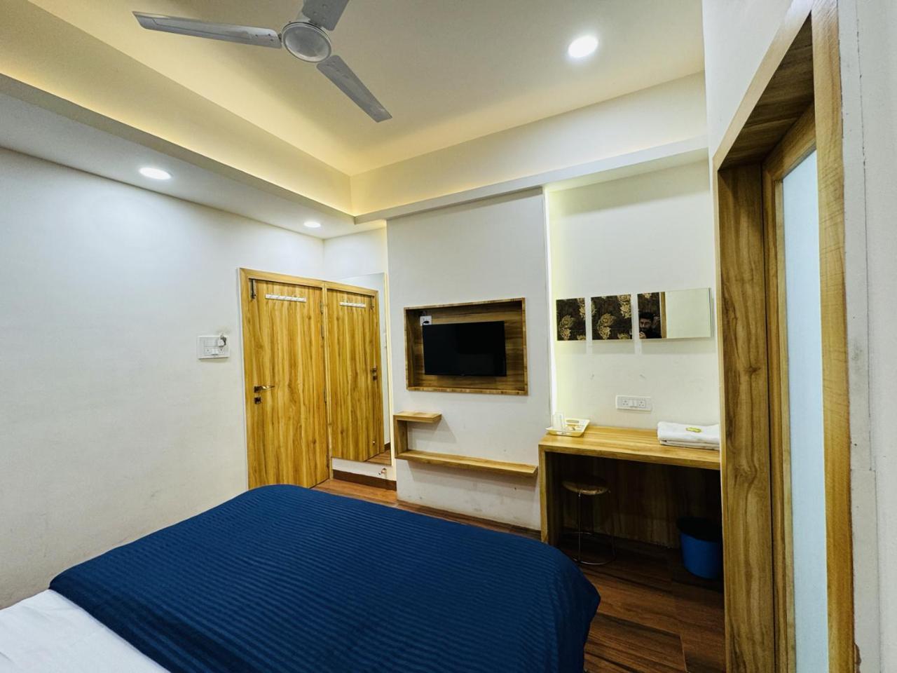 Hotel Shree Mahakal Krapa Ujjain Zewnętrze zdjęcie